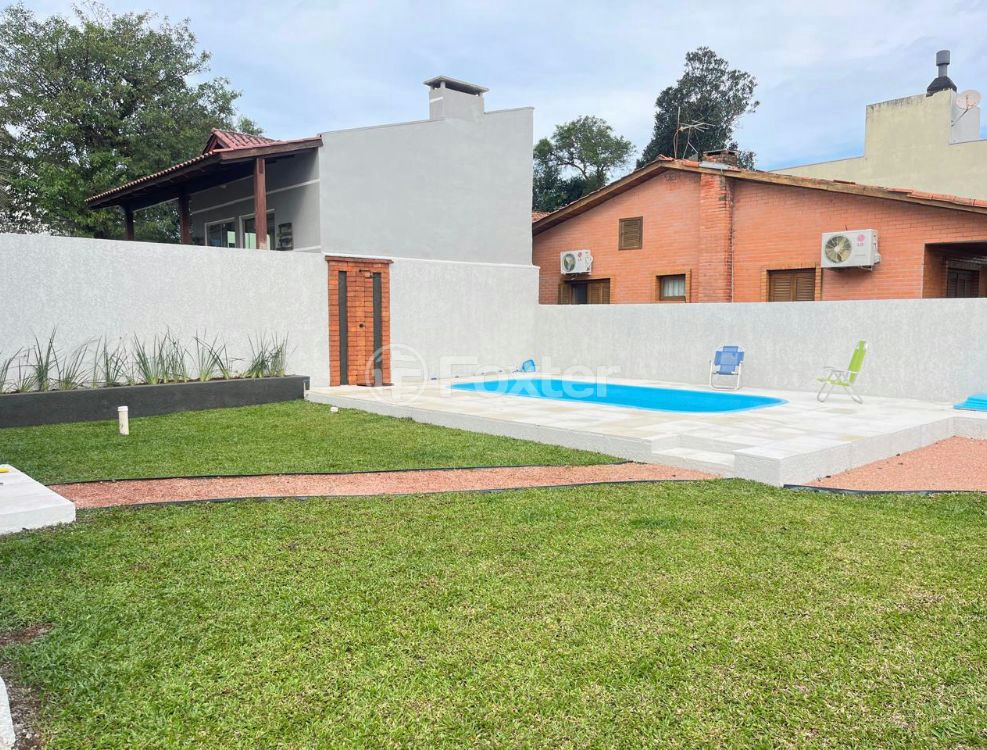 Casa de Condomínio à venda com 3 quartos, 240m² - Foto 2
