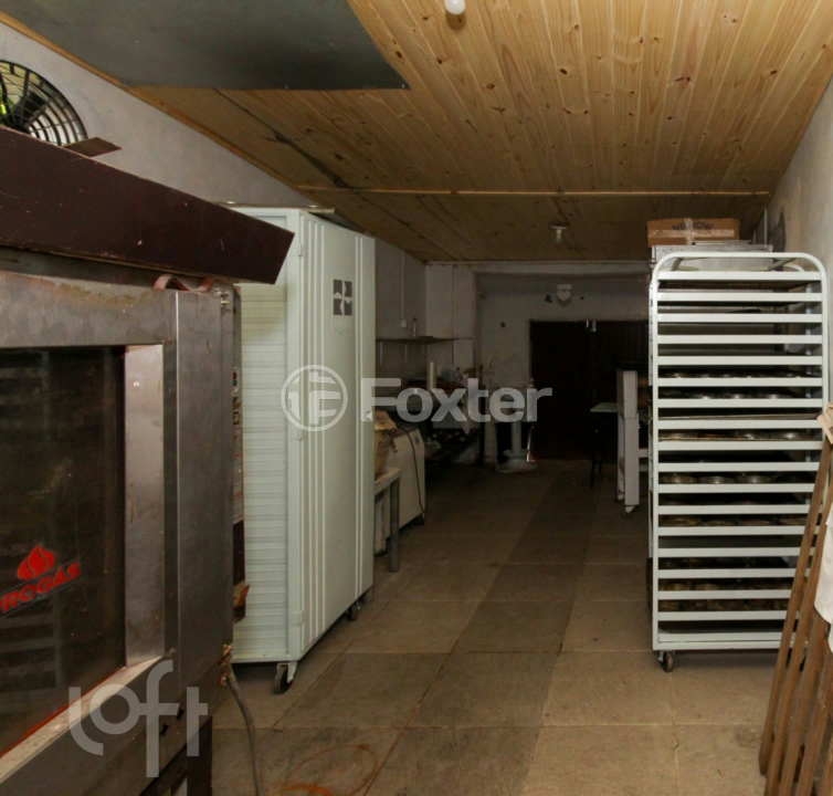 Casa à venda com 2 quartos, 200m² - Foto 2