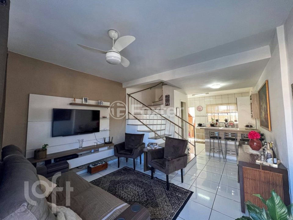 Casa à venda com 2 quartos, 63m² - Foto 1