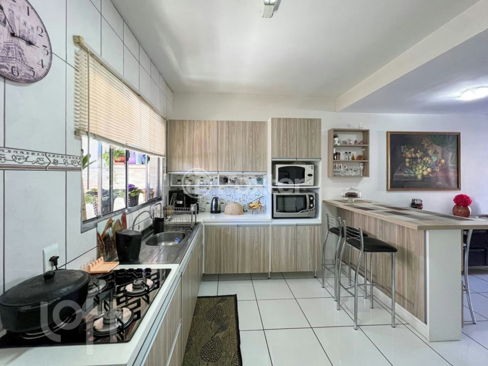 Casa à venda com 2 quartos, 63m² - Foto 2