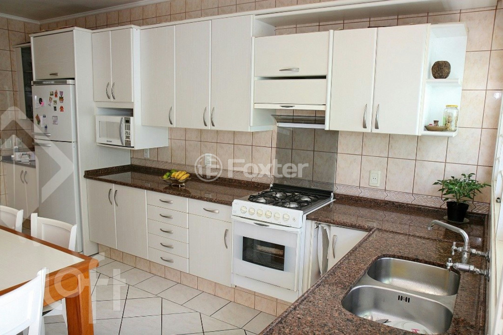 Casa à venda com 3 quartos, 206m² - Foto 13