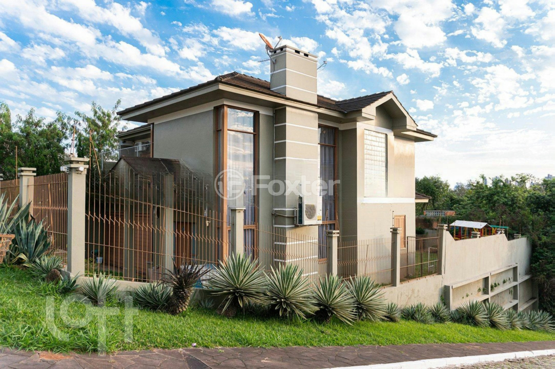 Casa à venda com 3 quartos, 219m² - Foto 24