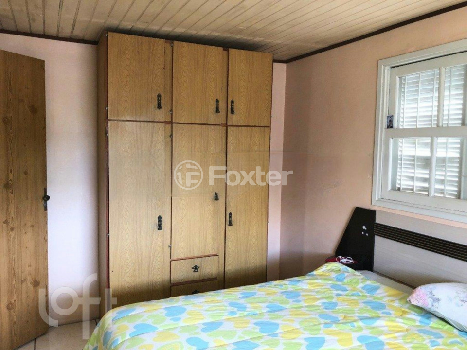 Casa à venda com 3 quartos, 100m² - Foto 4