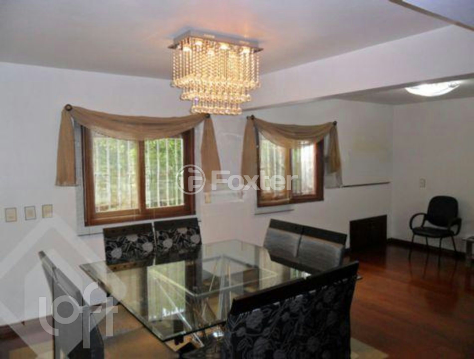 Casa à venda com 3 quartos, 184m² - Foto 1