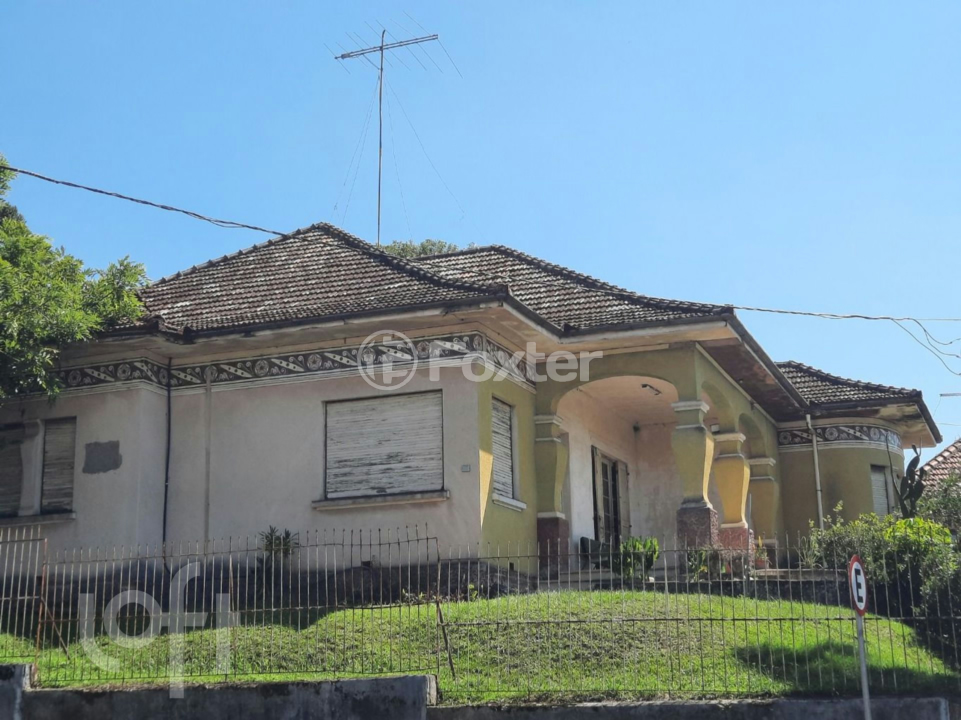 Casa à venda com 3 quartos, 271m² - Foto 2