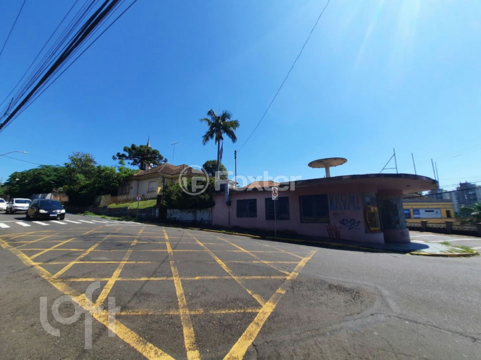 Casa à venda com 3 quartos, 271m² - Foto 9