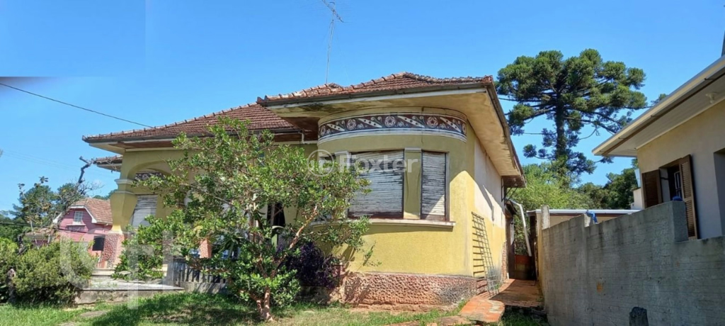 Casa à venda com 3 quartos, 271m² - Foto 1