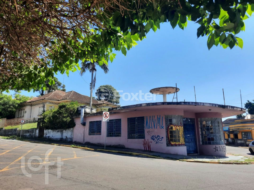 Casa à venda com 3 quartos, 271m² - Foto 5