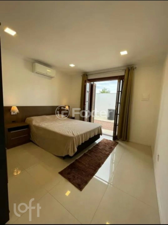 Casa à venda com 2 quartos, 71m² - Foto 1