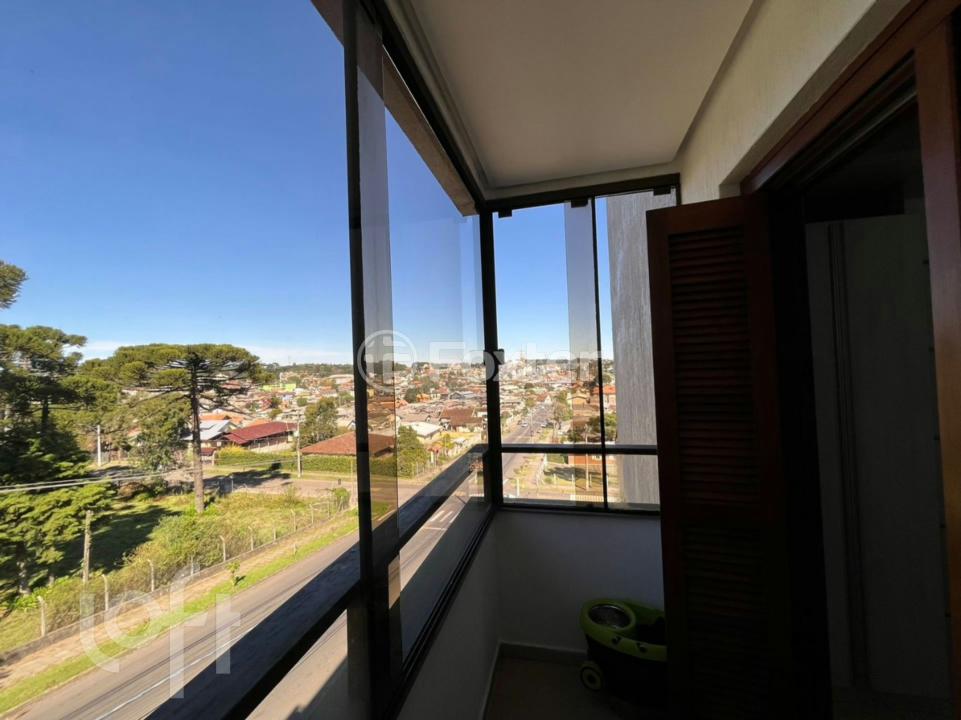 Apartamento à venda com 2 quartos, 65m² - Foto 3