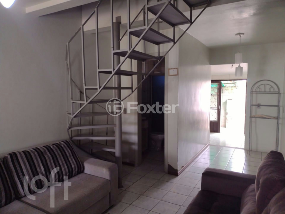 Casa à venda com 2 quartos, 45m² - Foto 1
