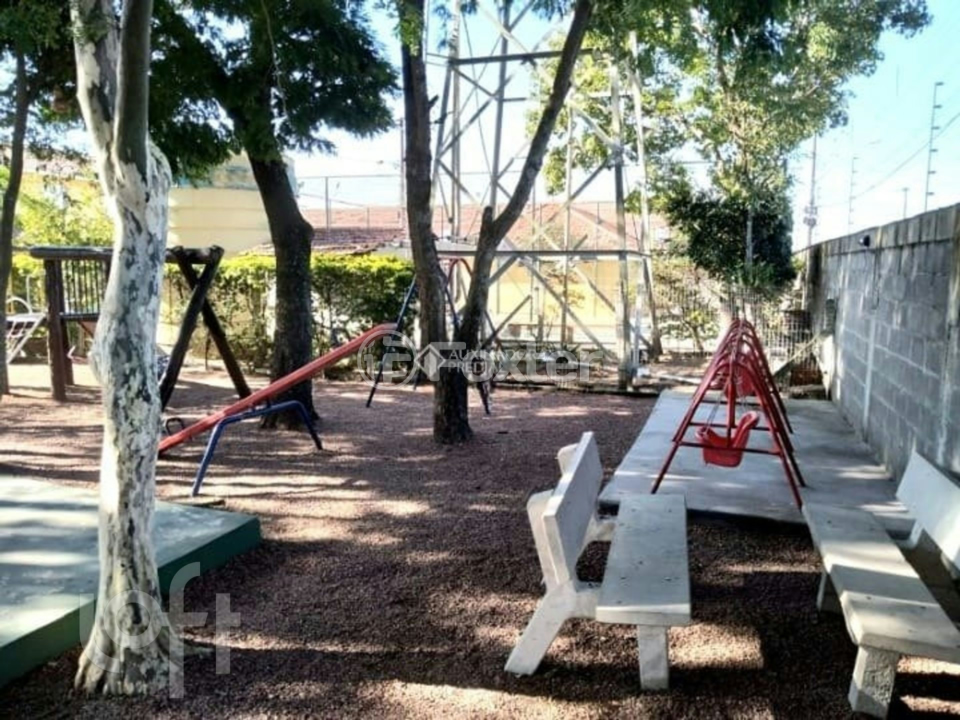 Casa à venda com 2 quartos, 45m² - Foto 42