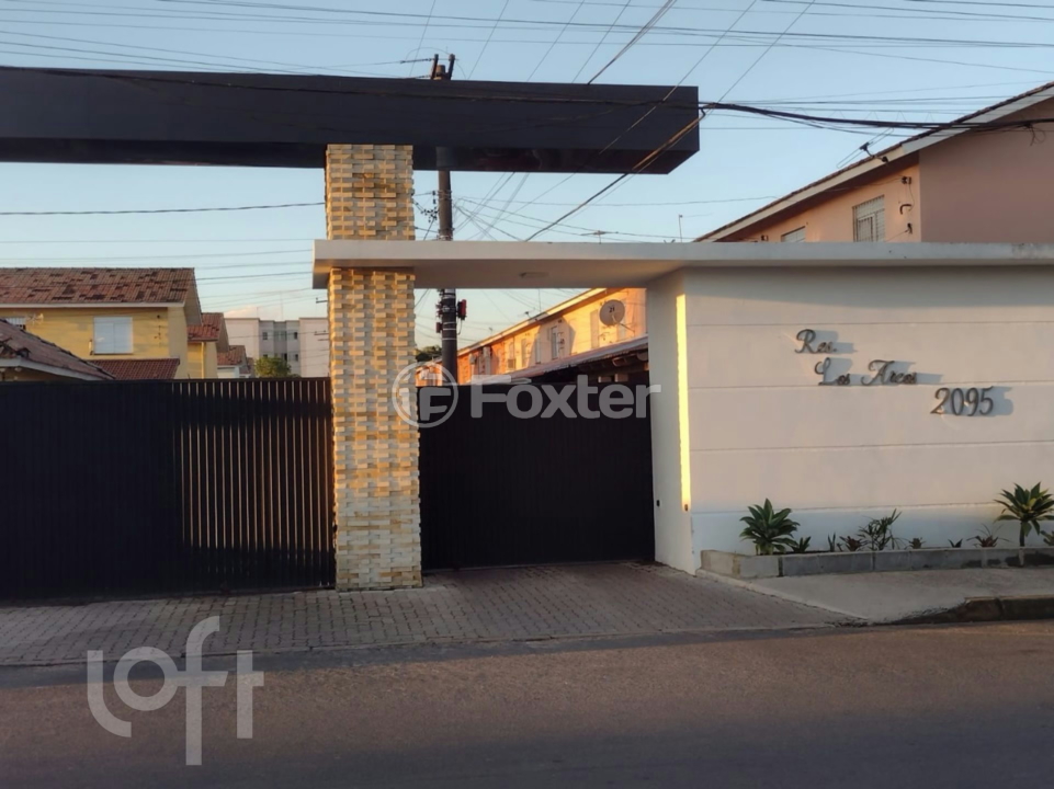Casa à venda com 2 quartos, 45m² - Foto 2