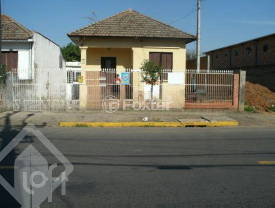 Casa à venda com 3 quartos, 111m² - Foto 1