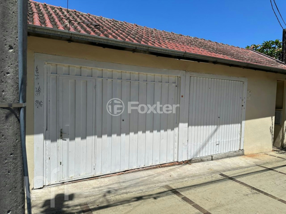 Casa à venda com 3 quartos, 81m² - Foto 1