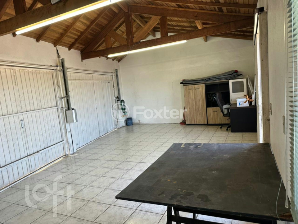 Casa à venda com 3 quartos, 81m² - Foto 2