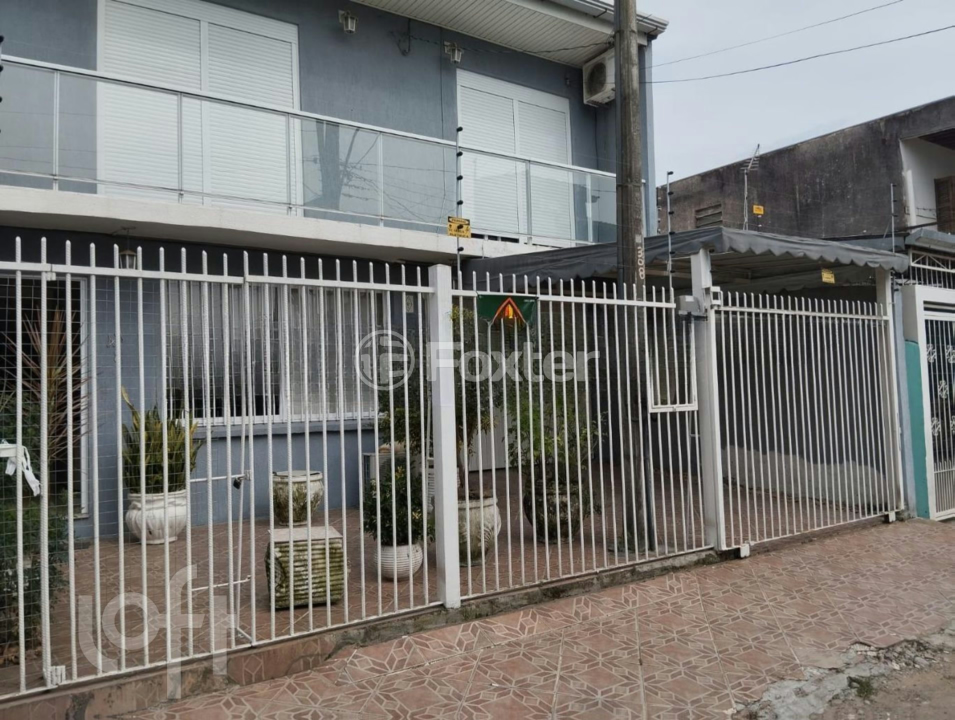 Casa à venda com 4 quartos, 180m² - Foto 1