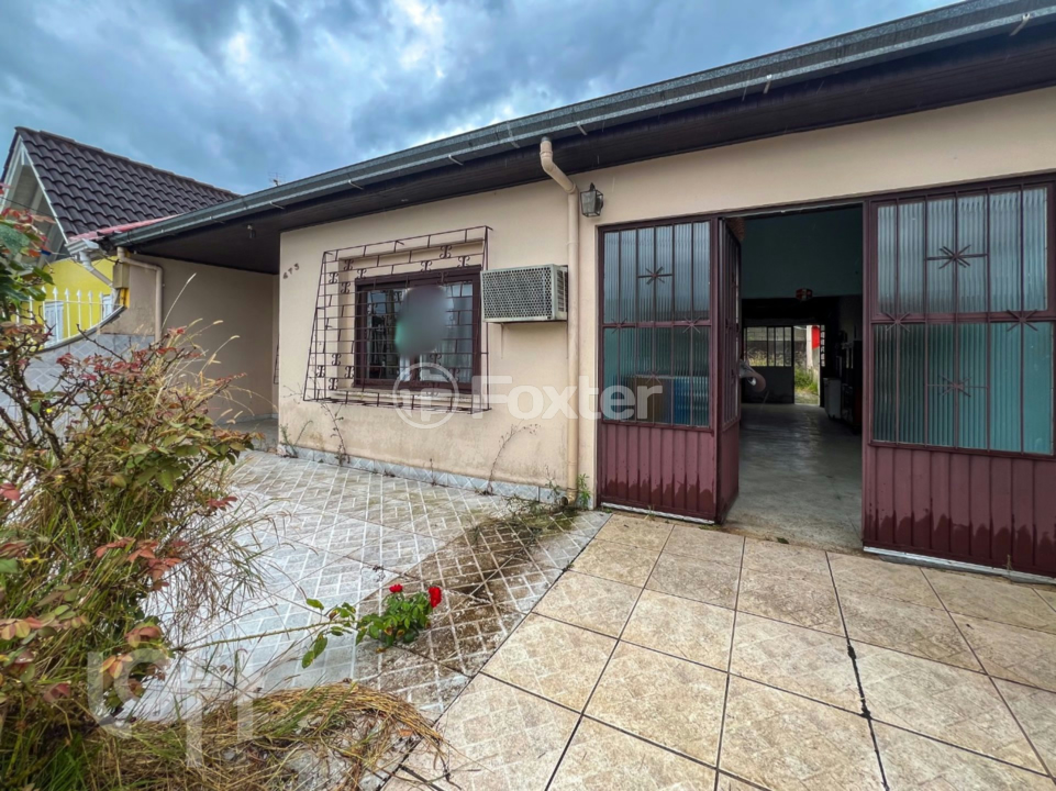 Casa à venda com 3 quartos, 81m² - Foto 1