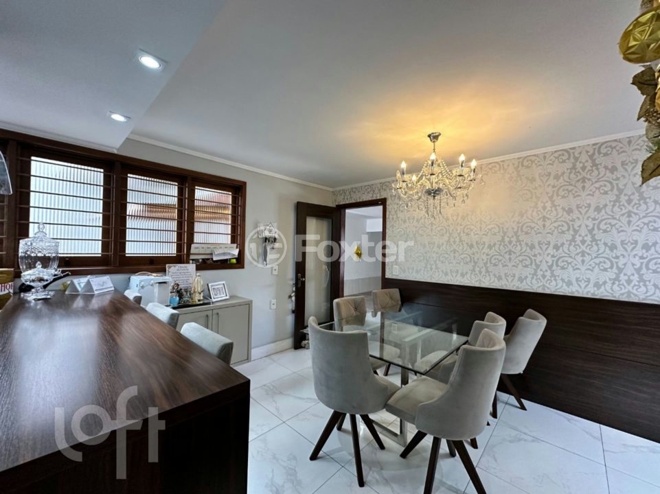 Casa à venda com 4 quartos, 246m² - Foto 2