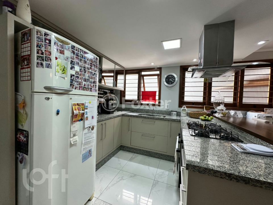 Casa à venda com 4 quartos, 246m² - Foto 4