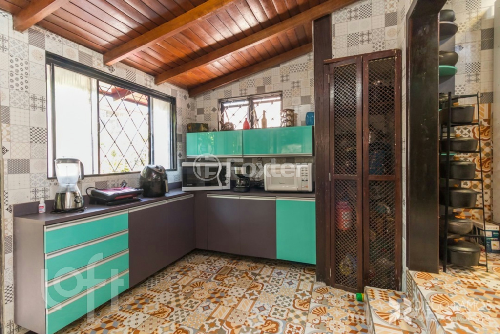 Casa à venda com 5 quartos, 310m² - Foto 1