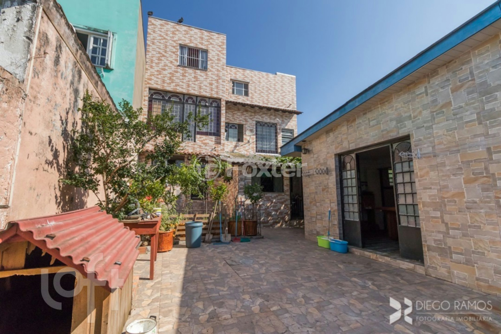 Casa à venda com 5 quartos, 310m² - Foto 37