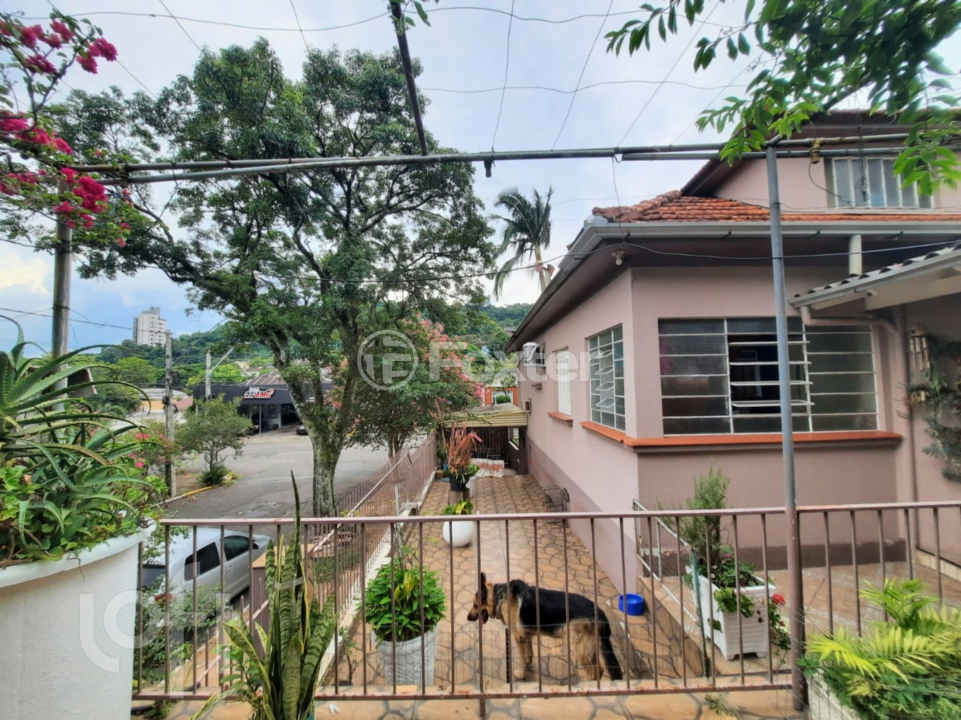 Casa à venda com 4 quartos, 242m² - Foto 8