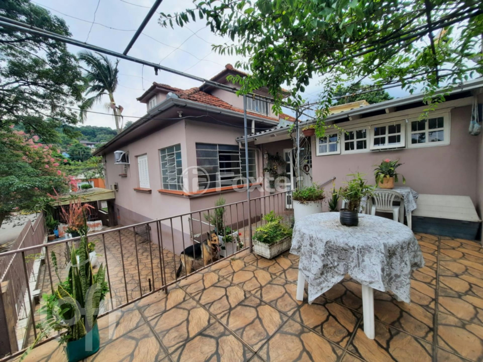 Casa à venda com 4 quartos, 242m² - Foto 7