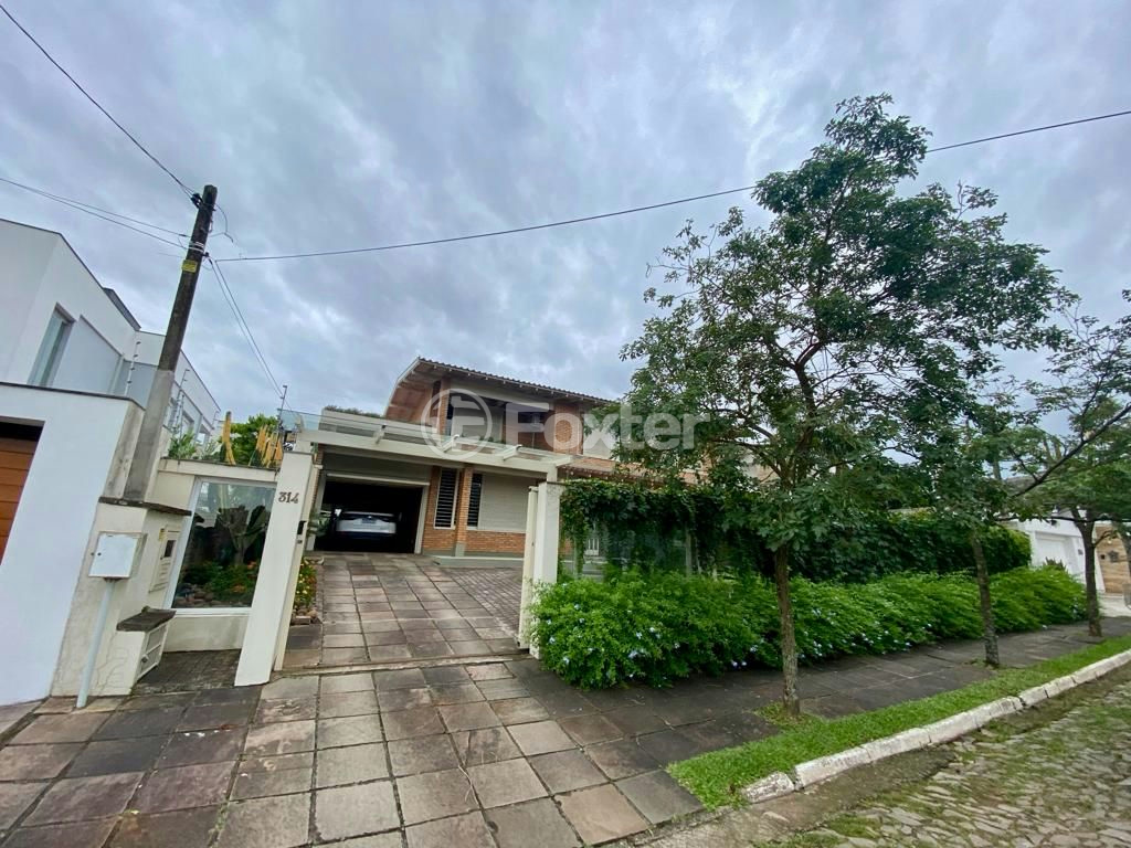 Casa à venda com 3 quartos, 656m² - Foto 2