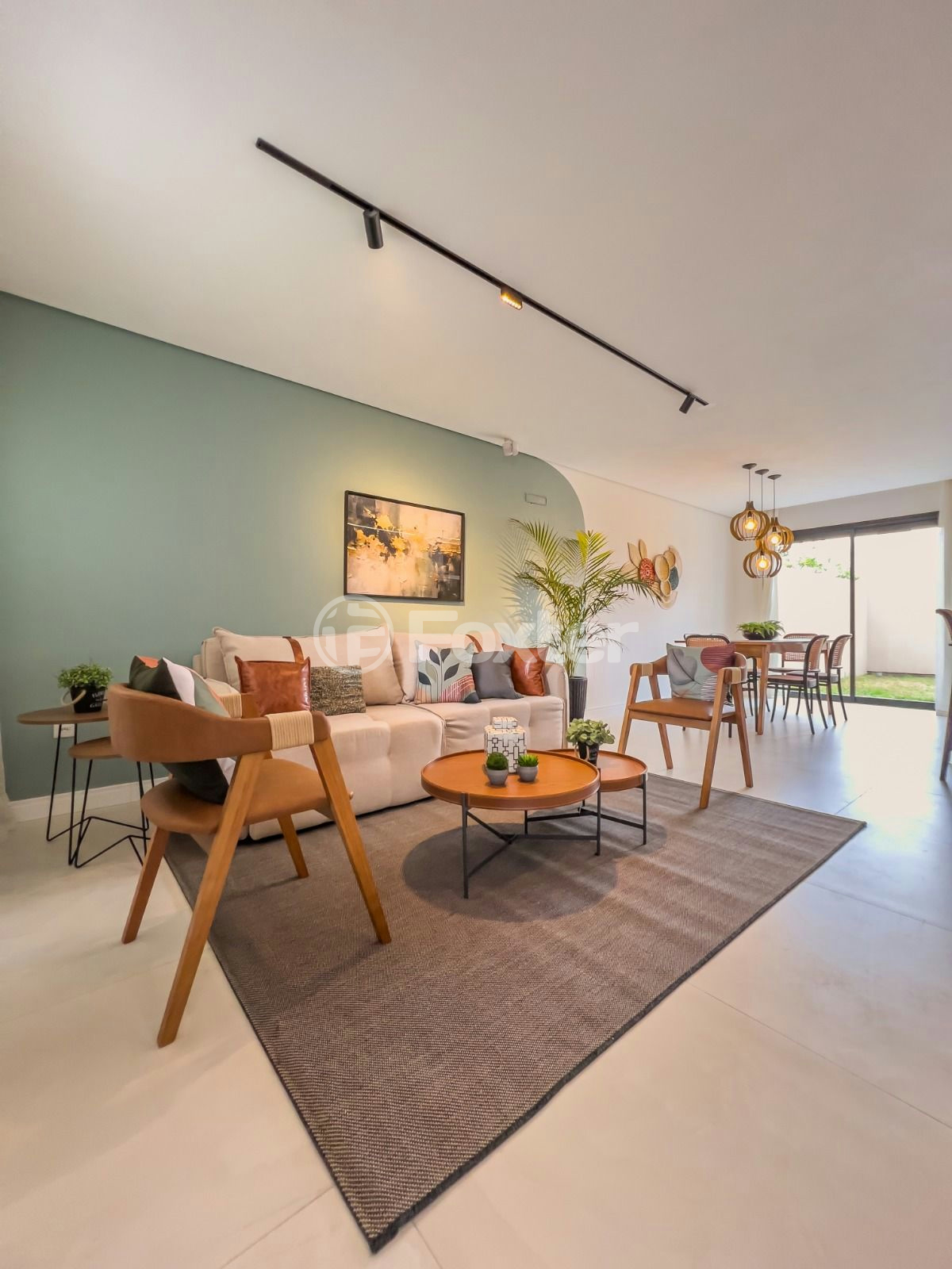 Casa à venda com 3 quartos, 137m² - Foto 1