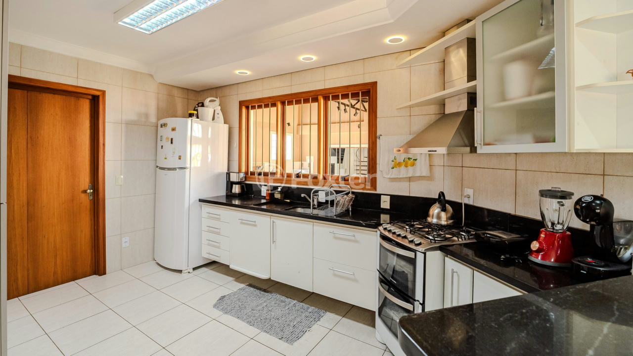 Casa à venda com 4 quartos, 247m² - Foto 5