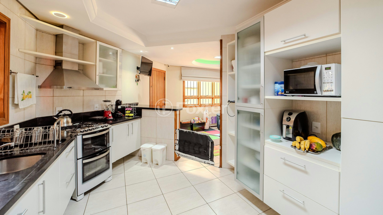 Casa à venda com 4 quartos, 247m² - Foto 4