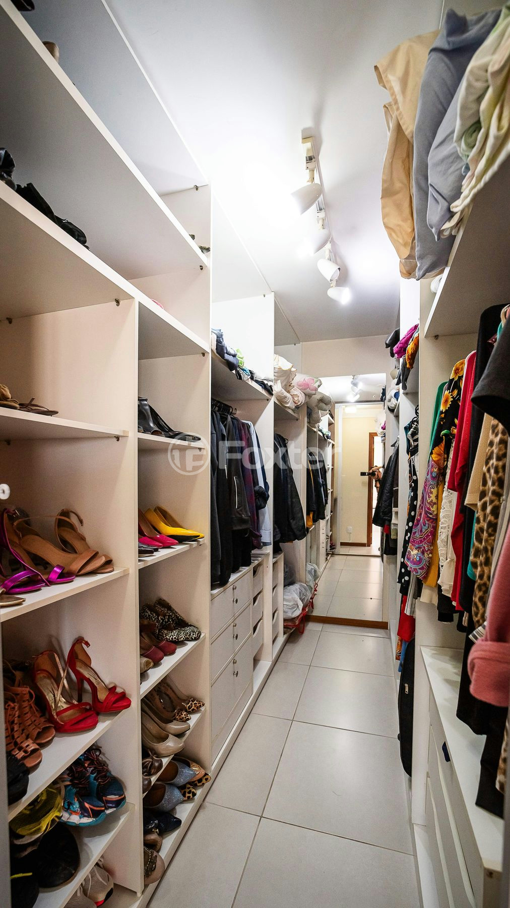 Casa à venda com 4 quartos, 247m² - Foto 18