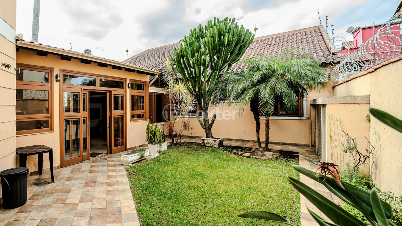 Casa à venda com 4 quartos, 247m² - Foto 32