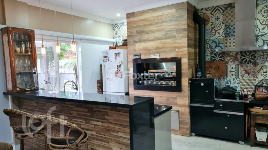 Casa de Condomínio à venda com 3 quartos, 285m² - Foto 4