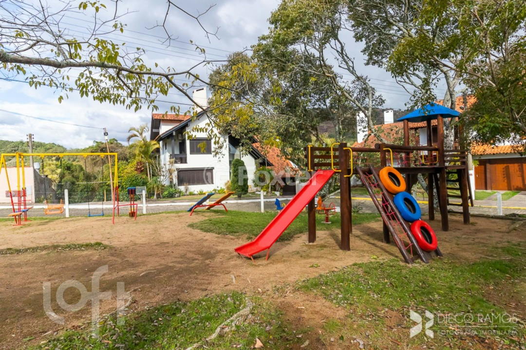 Casa de Condomínio à venda com 4 quartos, 250m² - Foto 10