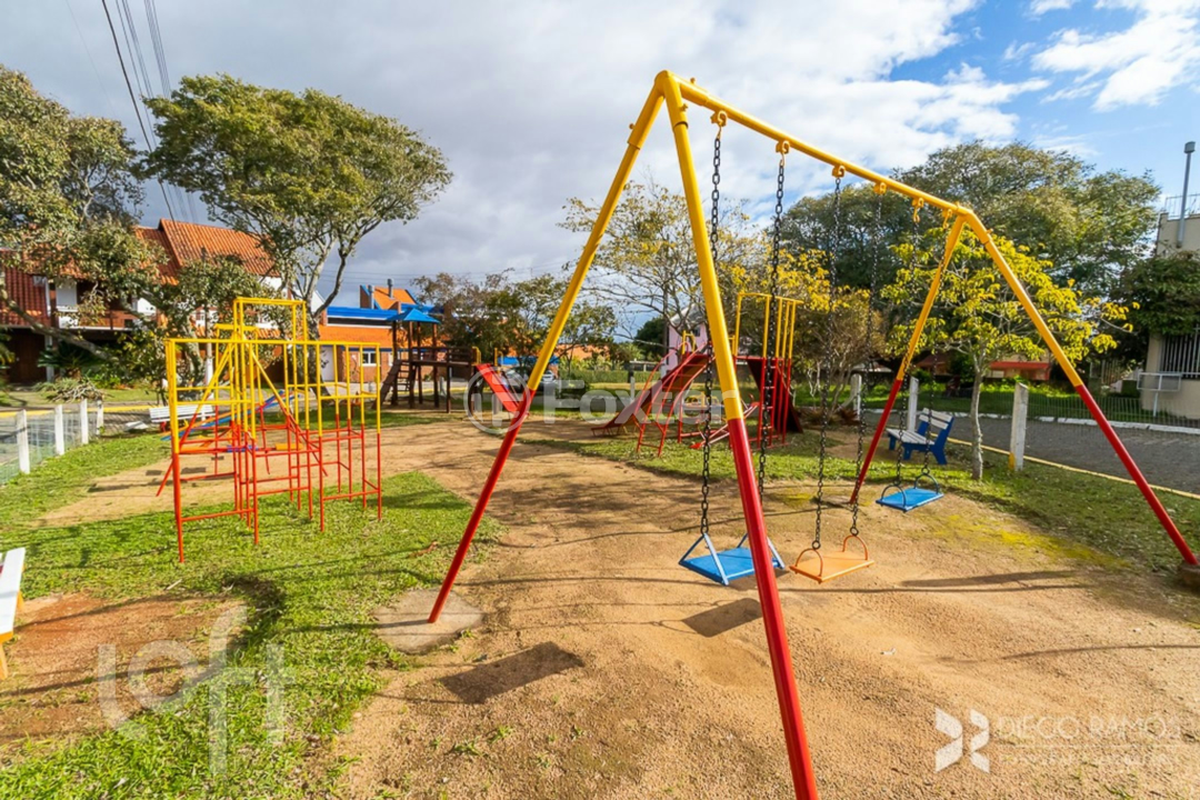 Casa de Condomínio à venda com 4 quartos, 250m² - Foto 1