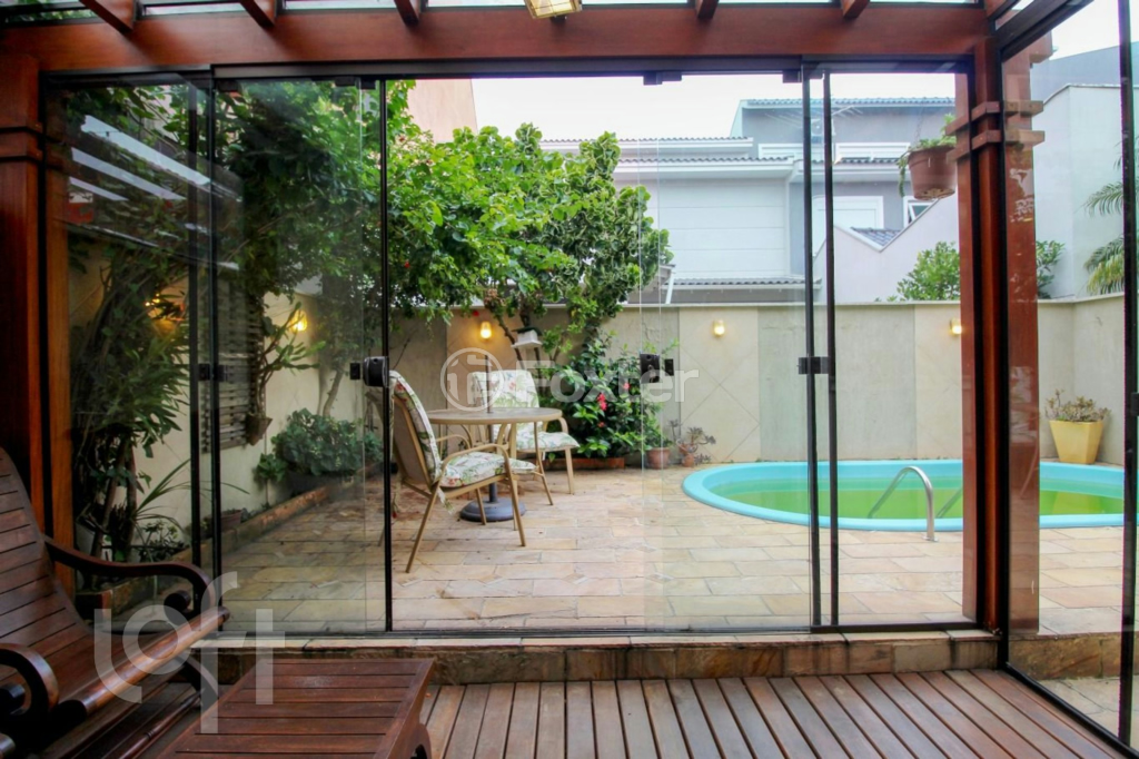 Casa à venda com 3 quartos, 210m² - Foto 4