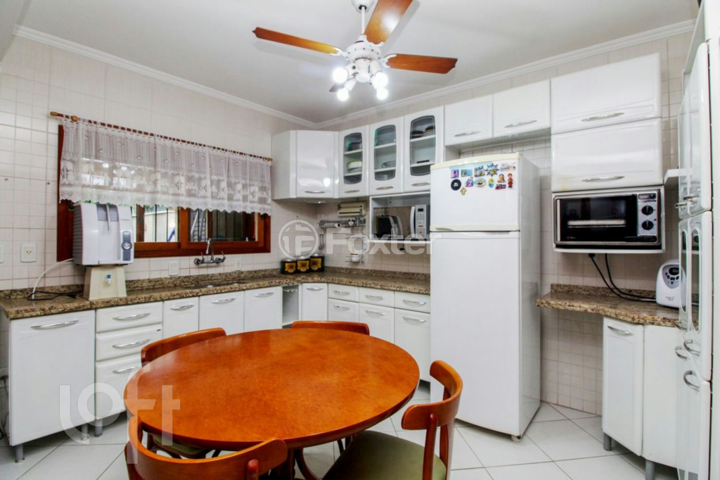 Casa à venda com 3 quartos, 210m² - Foto 14