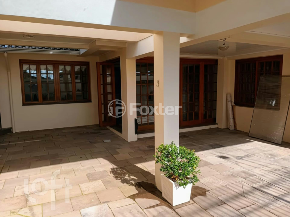 Casa à venda com 3 quartos, 291m² - Foto 4