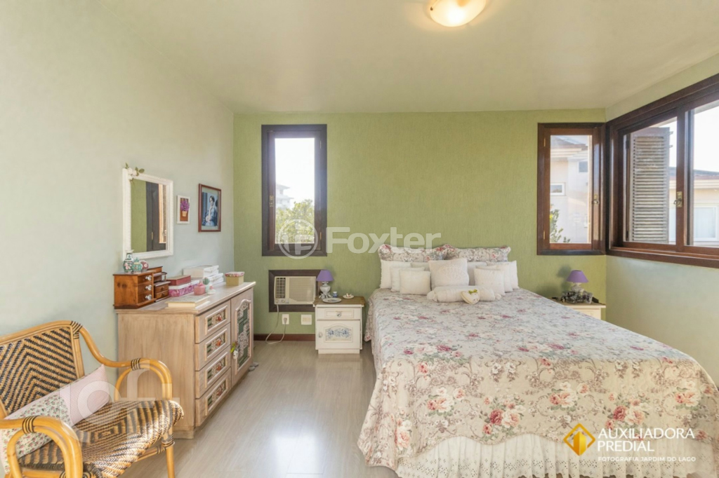Casa de Condomínio à venda com 3 quartos, 240m² - Foto 16