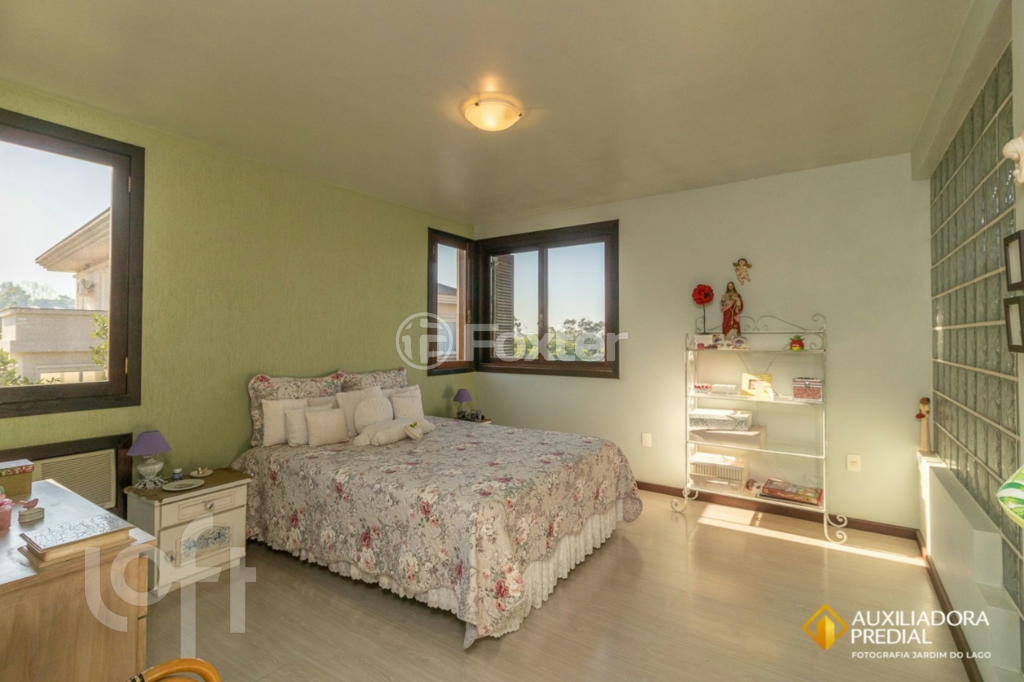 Casa de Condomínio à venda com 3 quartos, 240m² - Foto 15