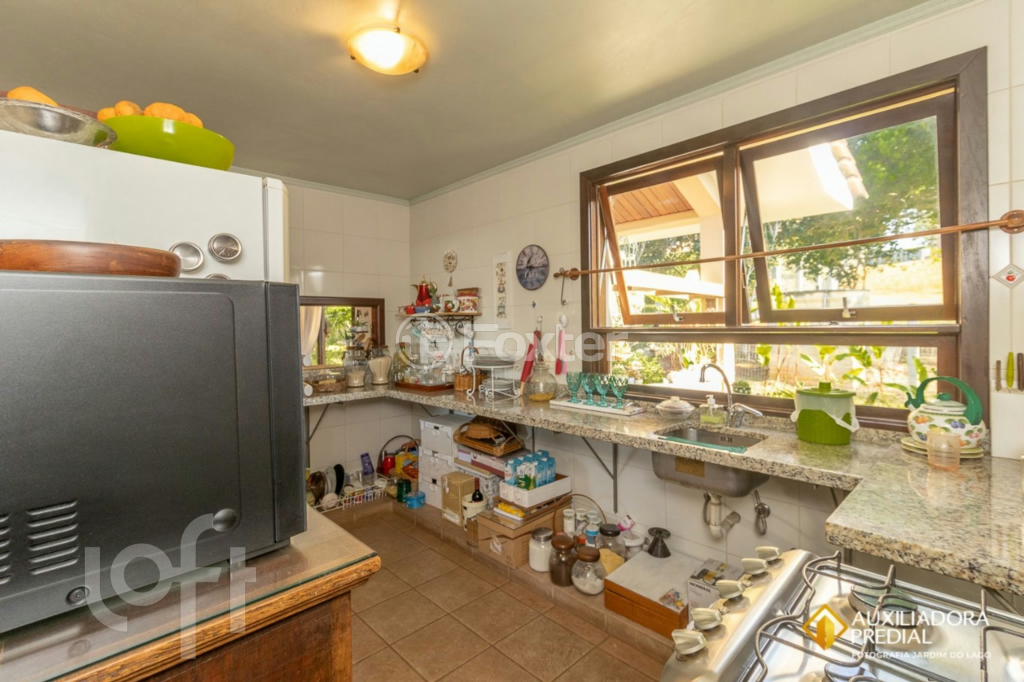 Casa de Condomínio à venda com 3 quartos, 240m² - Foto 9