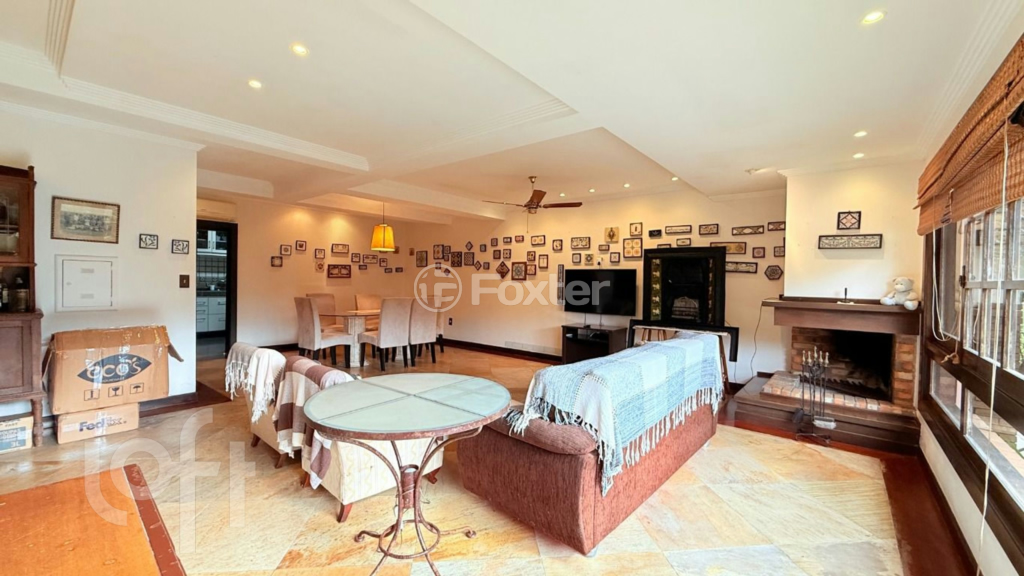 Casa de Condomínio à venda com 3 quartos, 331m² - Foto 4