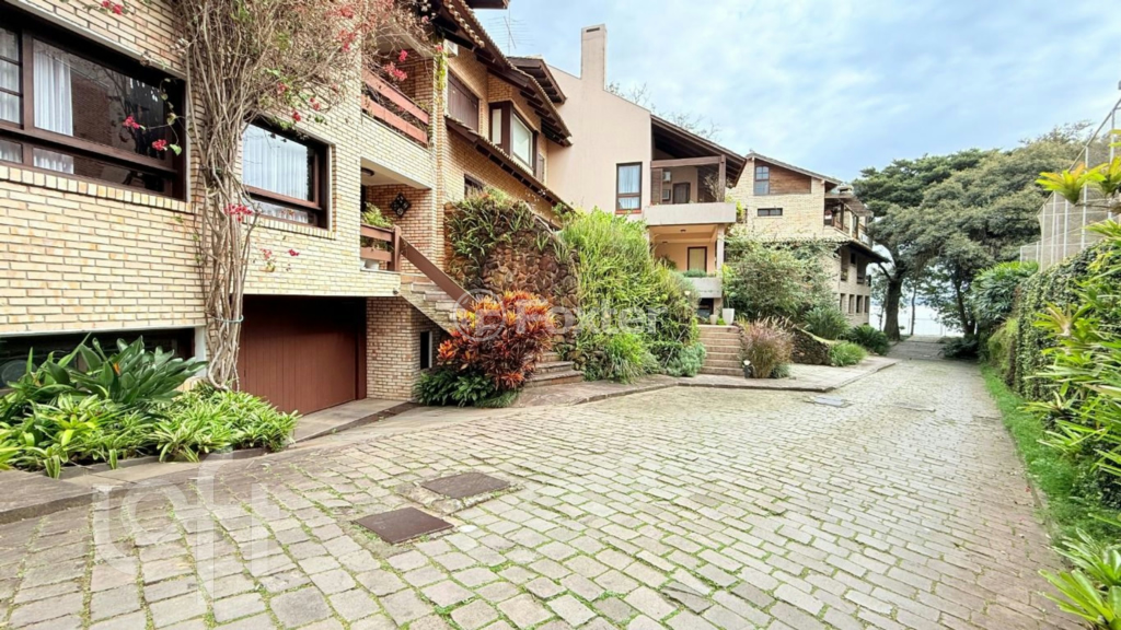 Casa de Condomínio à venda com 3 quartos, 331m² - Foto 43