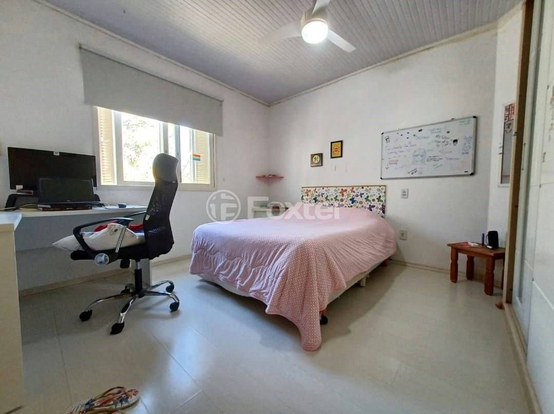 Casa à venda com 3 quartos, 126m² - Foto 1