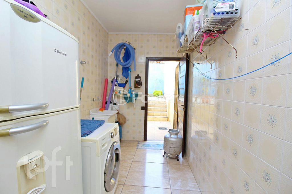 Casa à venda com 3 quartos, 246m² - Foto 14