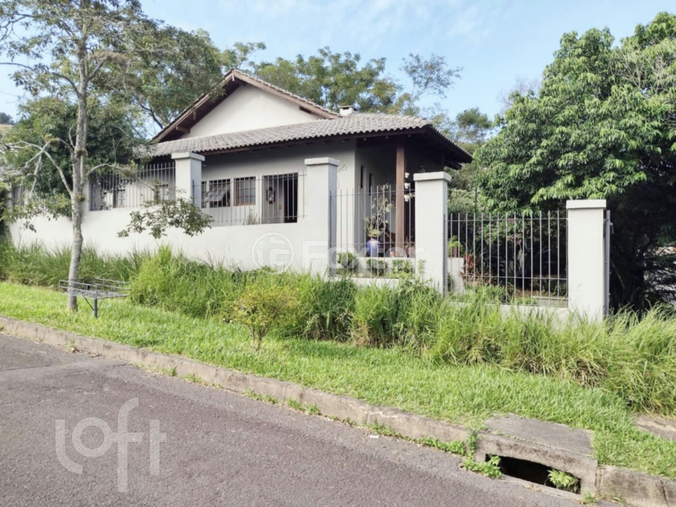 Casa à venda com 3 quartos, 136m² - Foto 2