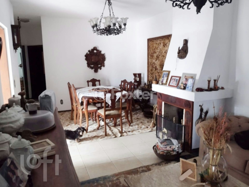 Casa à venda com 3 quartos, 136m² - Foto 1