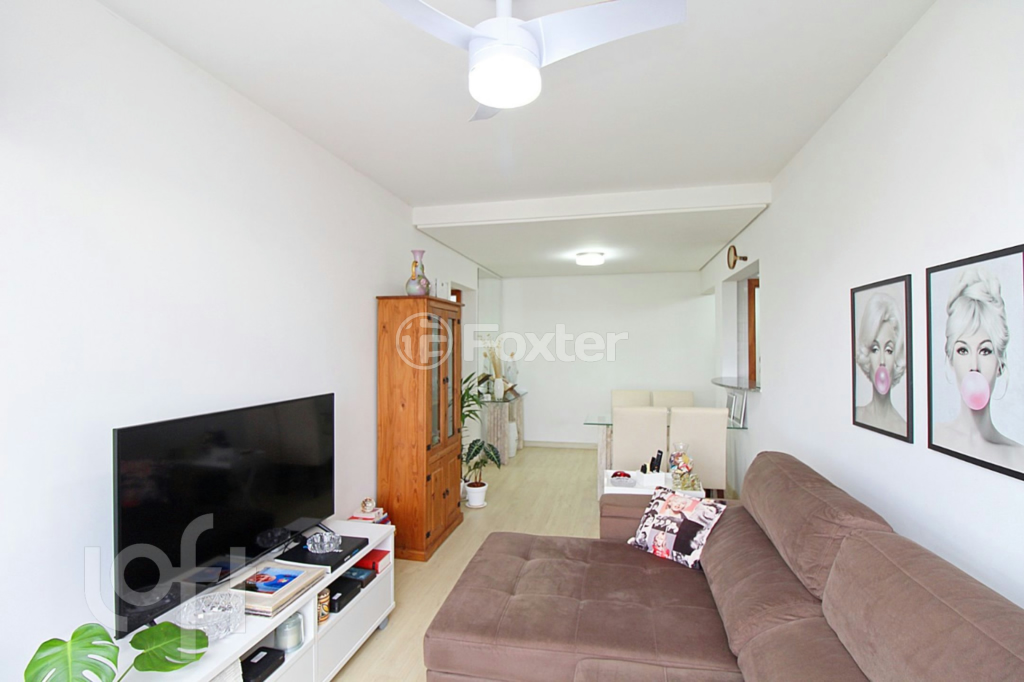 Apartamento à venda com 2 quartos, 70m² - Foto 3